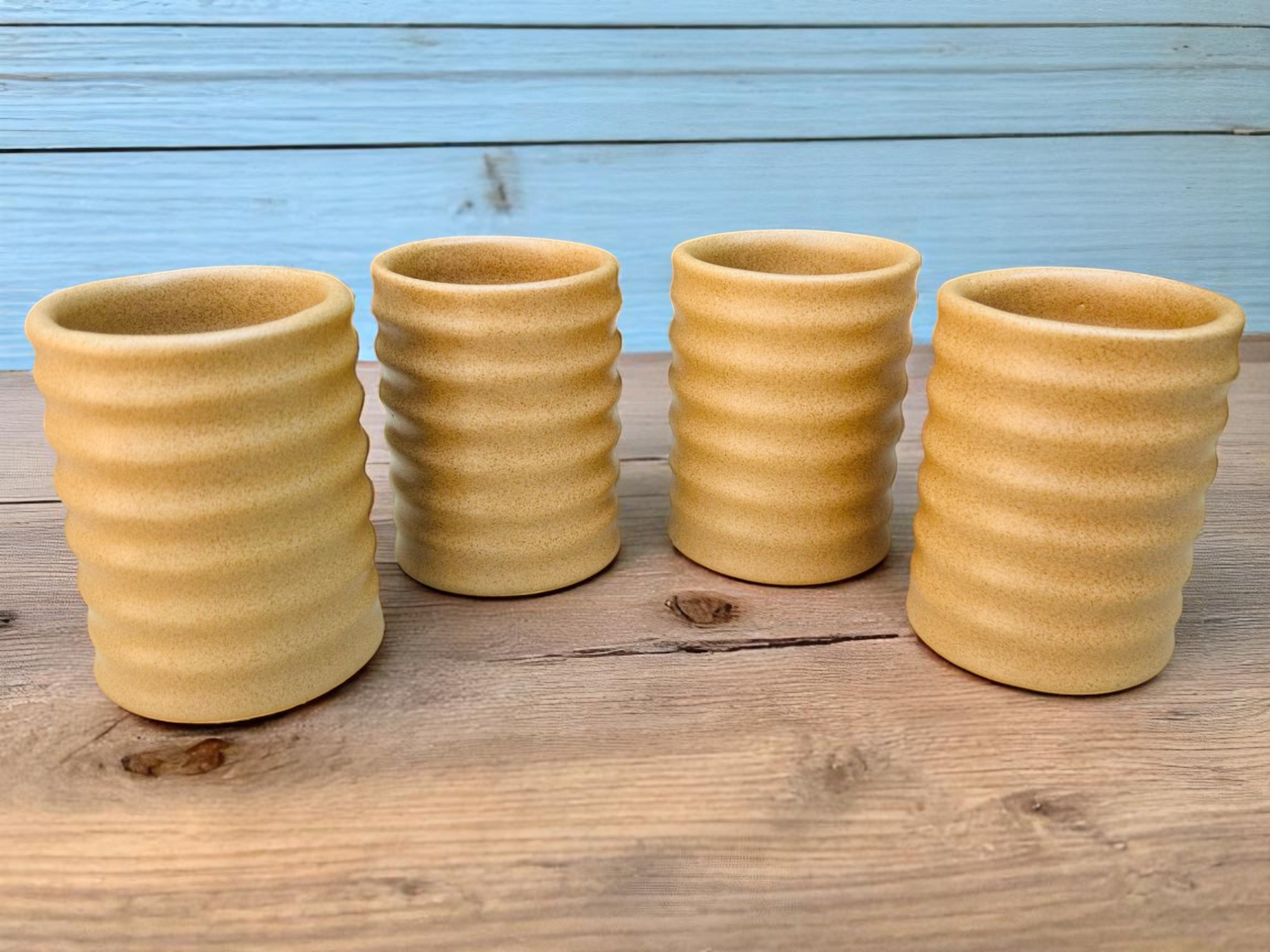 Set de 4 Vasos de Cerámica Avellana – 10 oz – Diseño en Espiral – Vasos Hechos a Mano para Agua, Café Frío o Té Helado – Únicos y Elegantes - Imagen 5