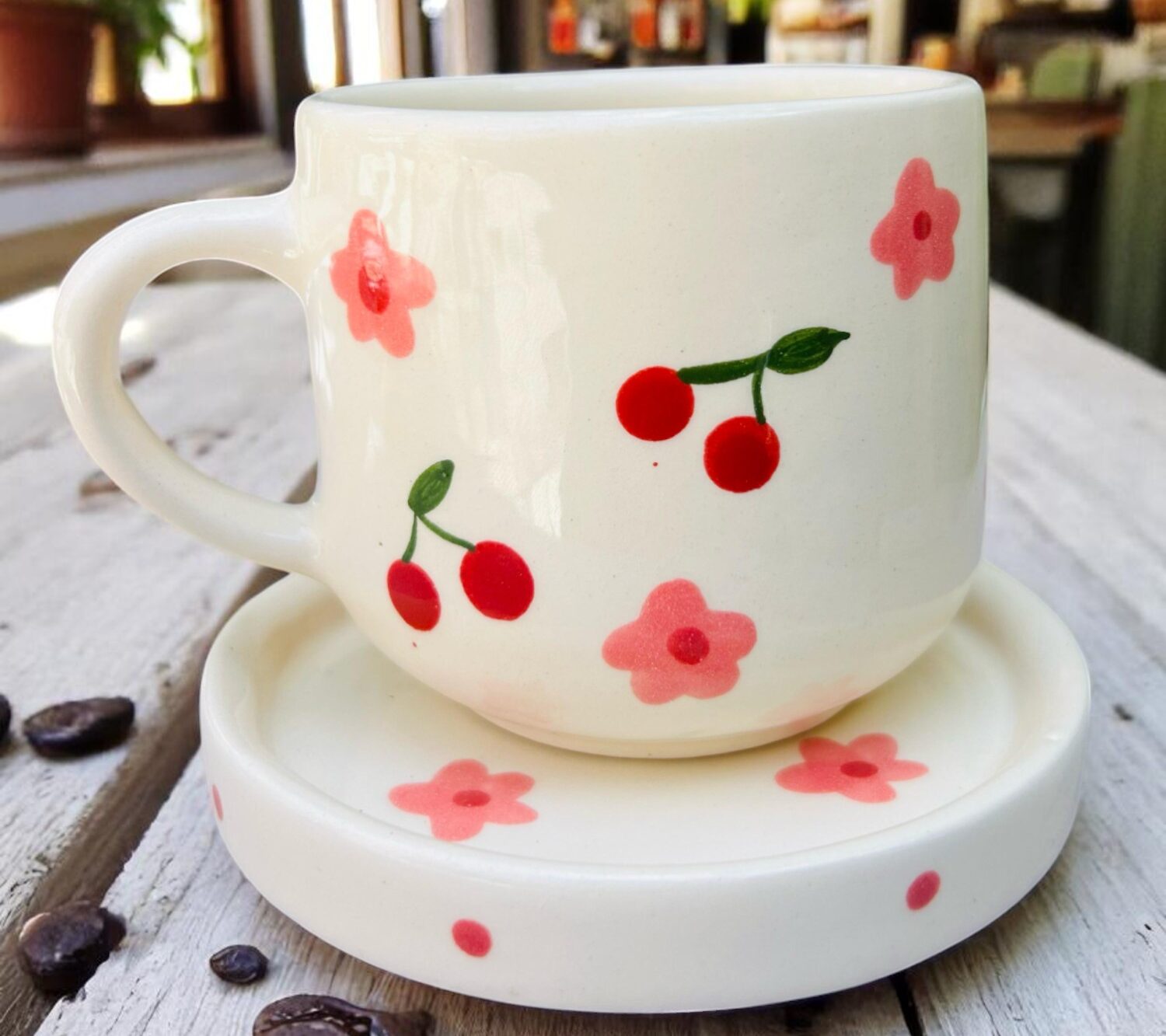 Mug con cerezas y flores