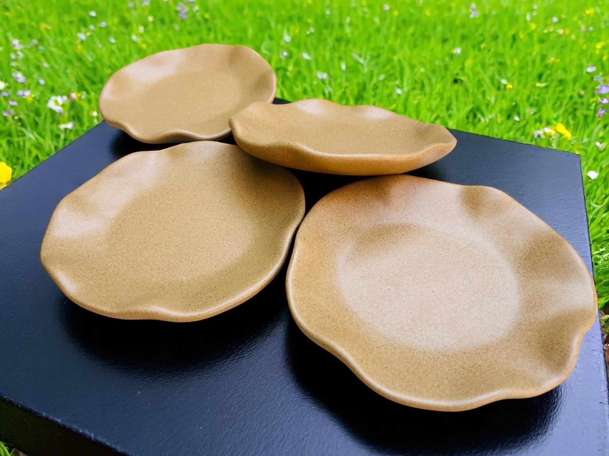 Set de 4 Platos de Gres – Cerámica 16 cm – Diseño Olas Color Mate Avellana – Vajilla Artesanal Moderna para Postres, Fruta o Entradas - Imagen 4