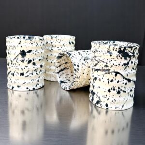 Set de 4 Vasos Blancos con Salpicado Negro – 12 oz – Diseño Espiral – Vasos Hechos a Mano para Café, Agua o Té – Estilo Minimalista y Moderno